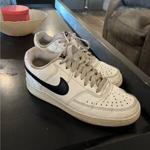Nike Women's White and Black Sneakers
